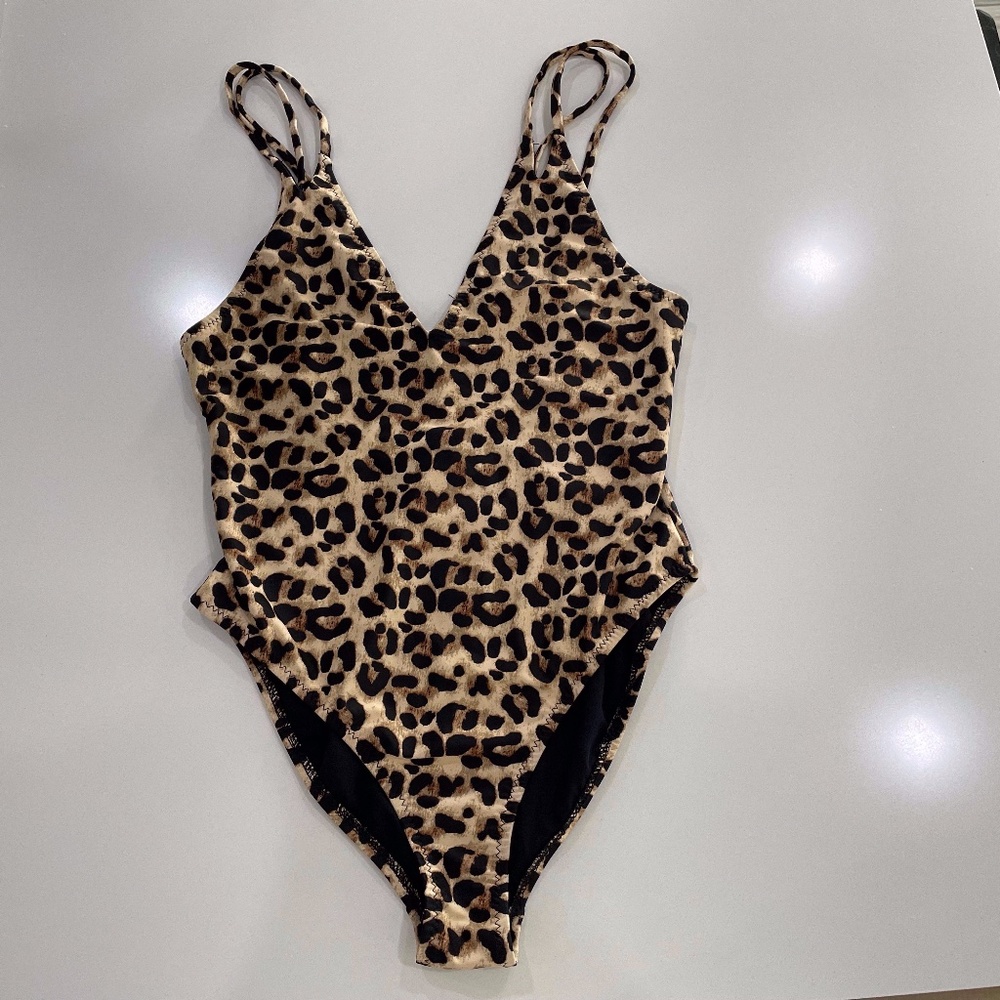 Revamped One PIece Leopard Print Swimsuit Medium